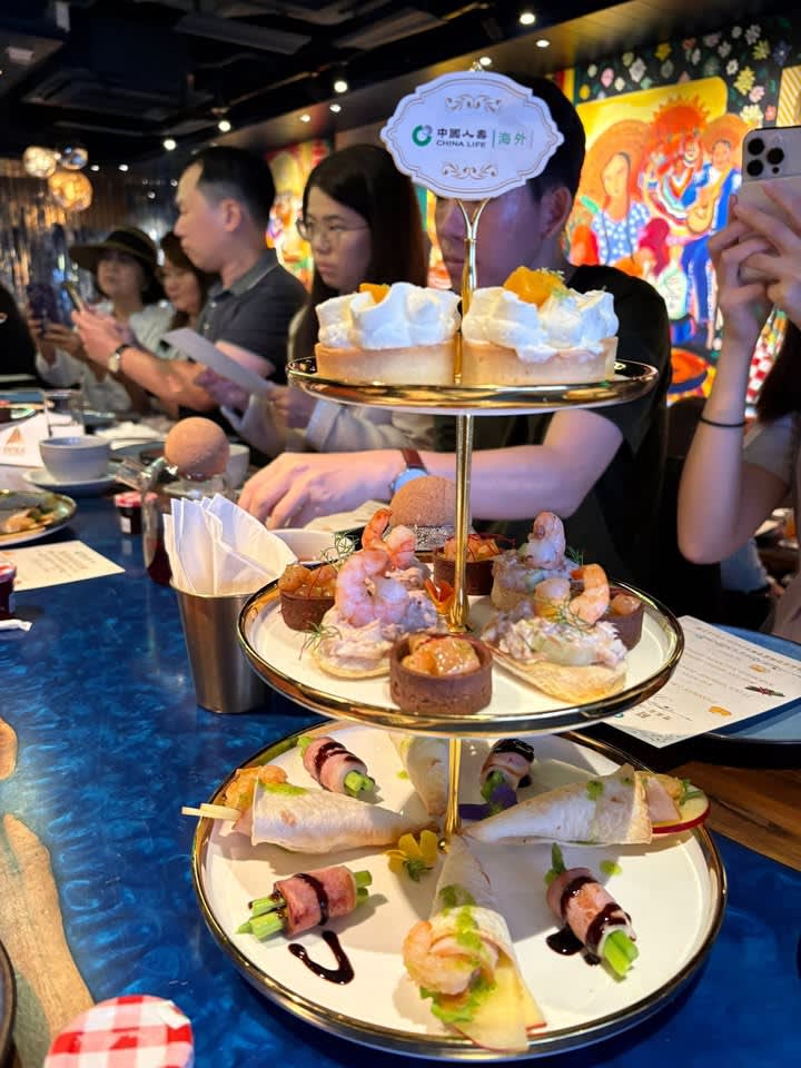 British High Tea Etiquette Experience
